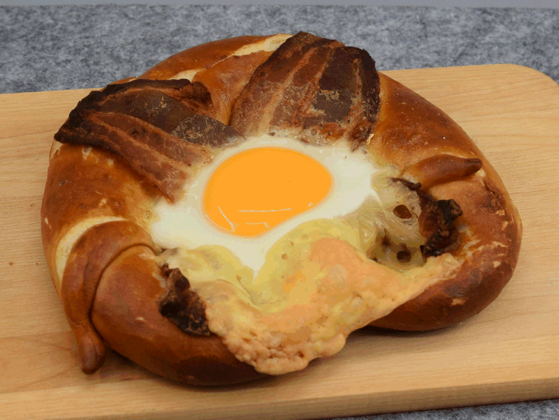 Speck-Ei-Brezel